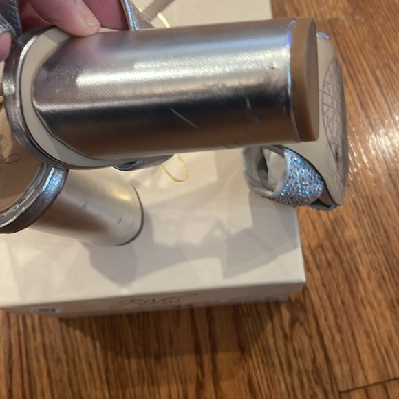 Badgley Mischka silver evening sandals size 10m - Picture 3 of 9